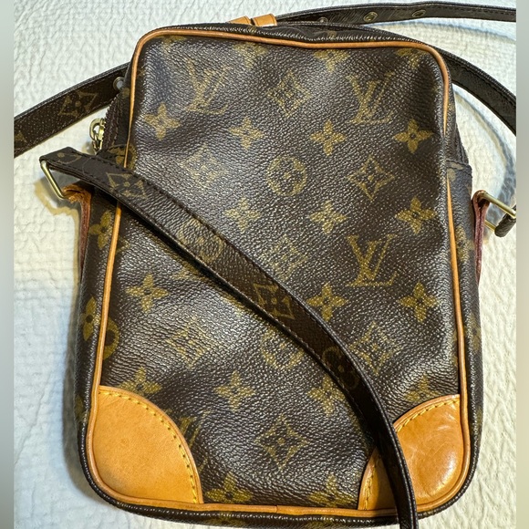🔥 ✨Louis Vuitton Danube Monogram Crossbody Vintage-AUTHENTIC - Picture 2 of 14